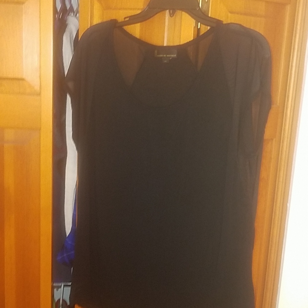 Black shirt with mesh arm